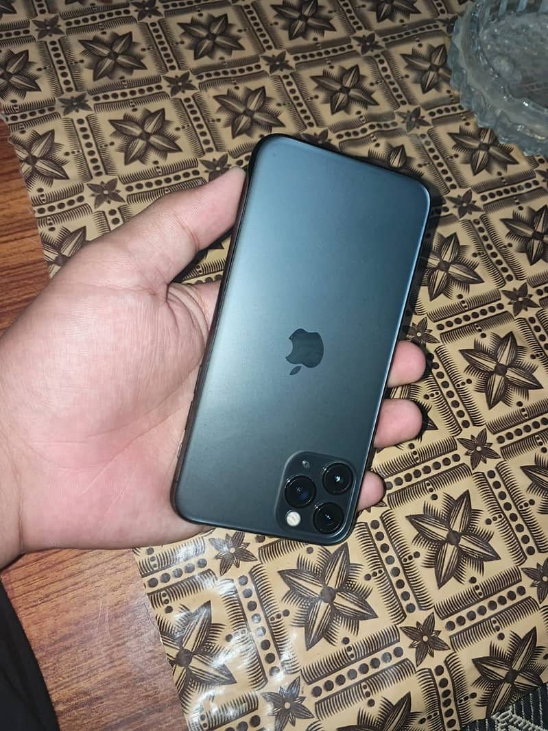 Apple iPhone 11 Pro 2