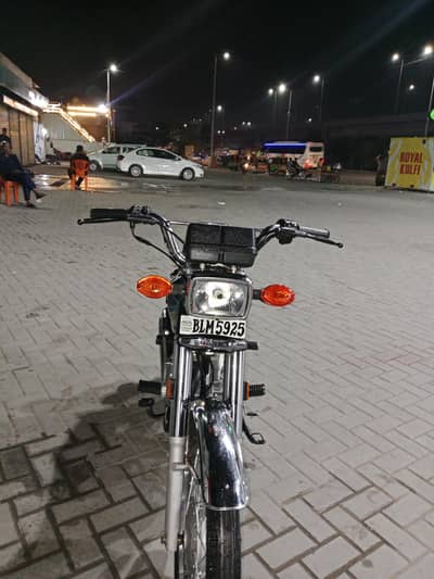 Honda 125 black colour all Ok 26 modal date of issue 31 12 2025