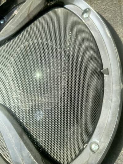 lcd 2 speaker 1 amp 4 chanal only 1 month used