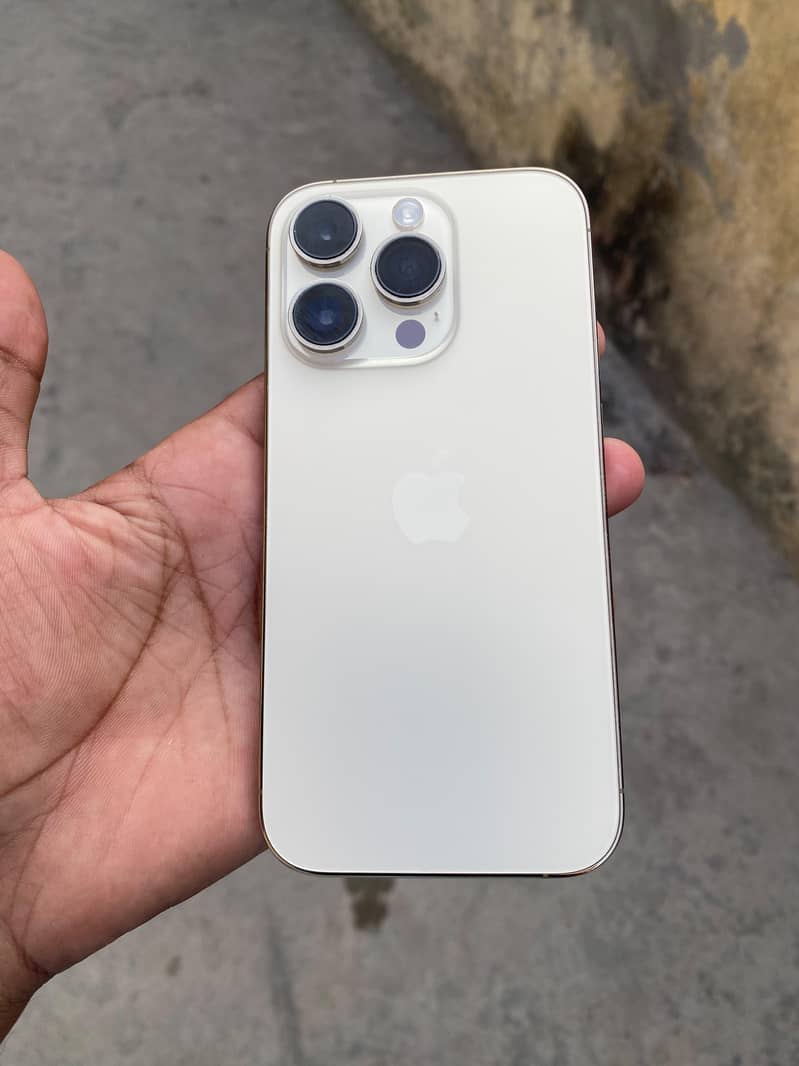 Apple iPhone 14 Pro 0