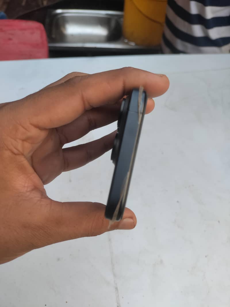Apple iPhone 15 Pro 2