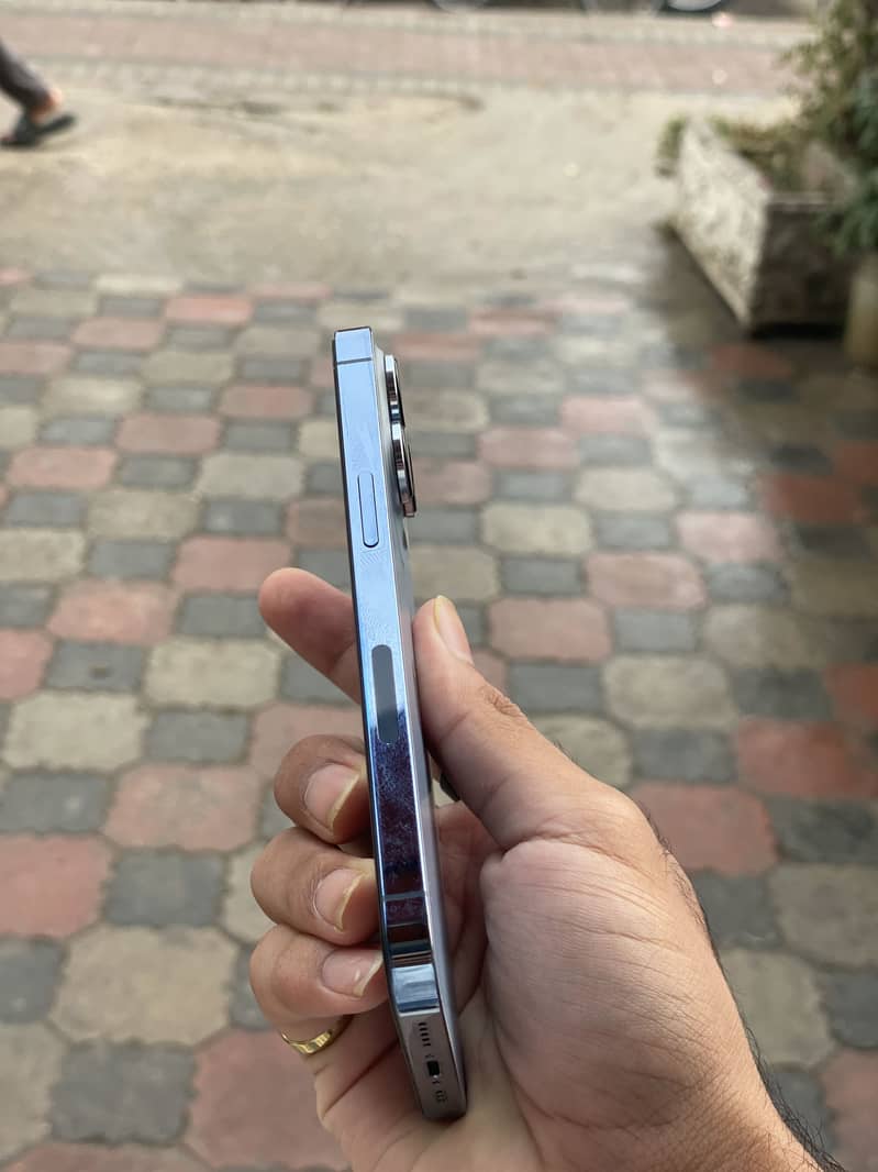 Apple iPhone 13 Pro 2