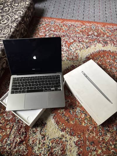 Macbook air 2020 13inch 8/256 intel