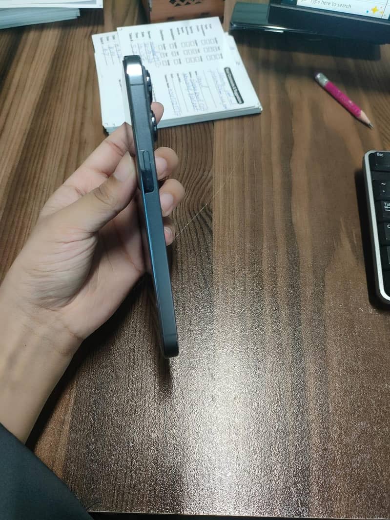 Apple iPhone 13 Pro 2