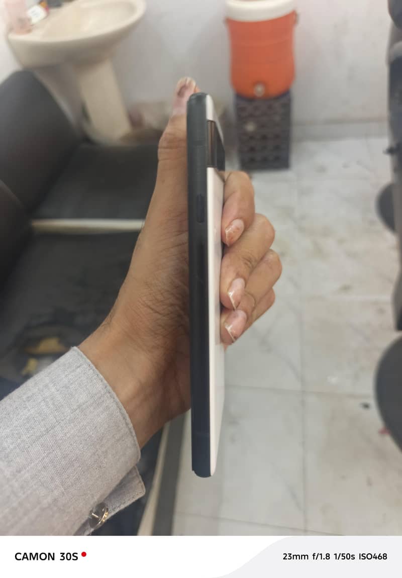 Google Pixel 6a 1