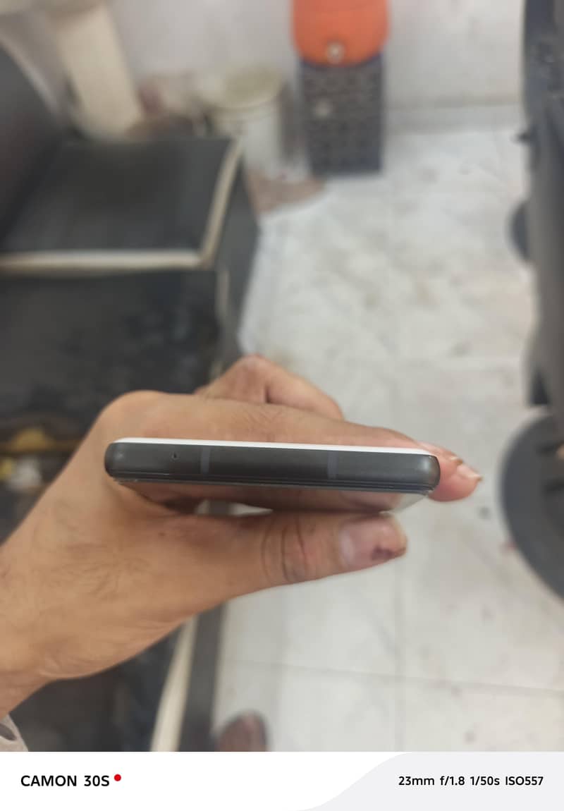 Google Pixel 6a 5