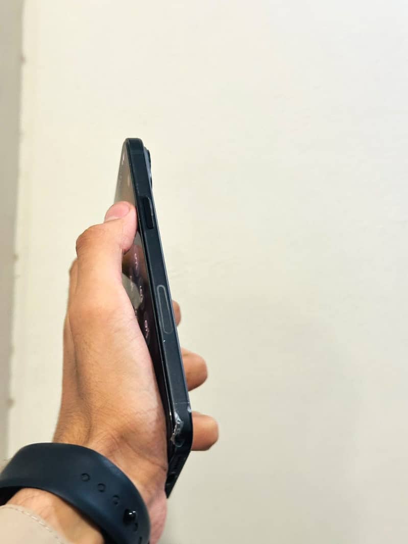 Apple iPhone 15 plus 2