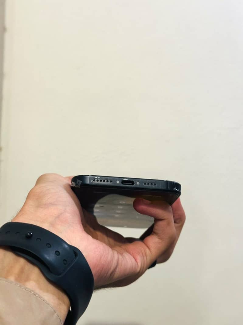 Apple iPhone 15 plus 4