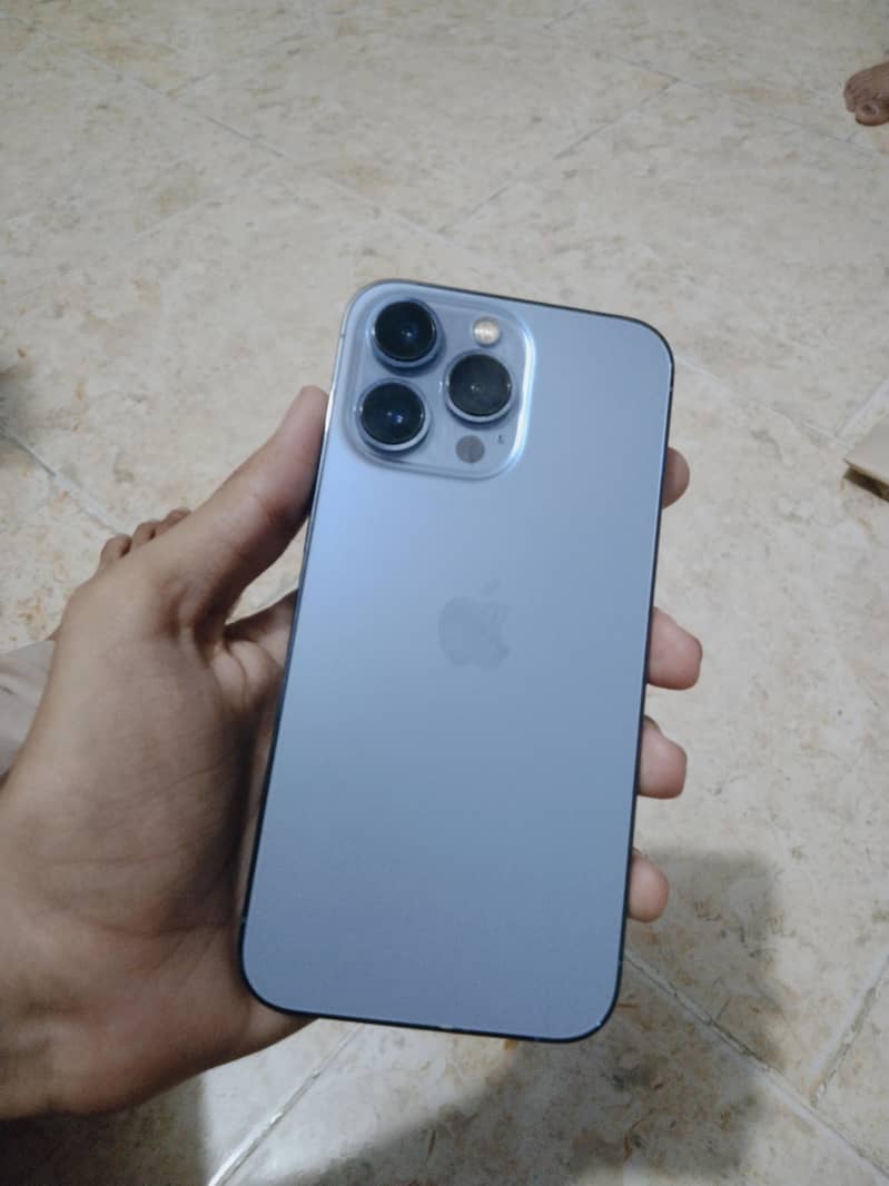 Apple iPhone 13 Pro 0