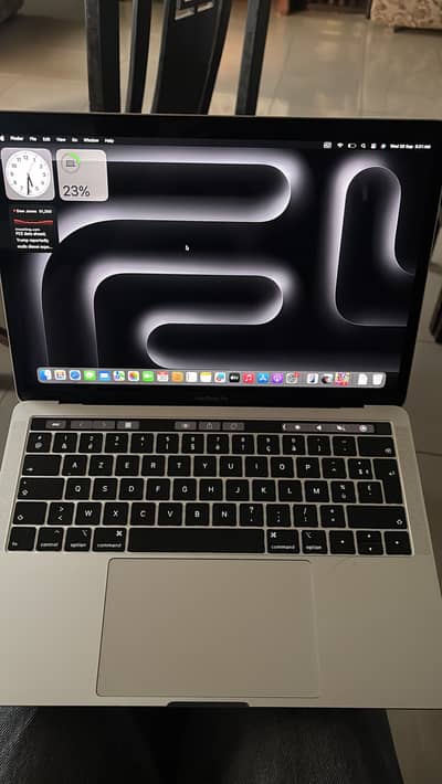 Macbook pro 2019 touchbar 13inch