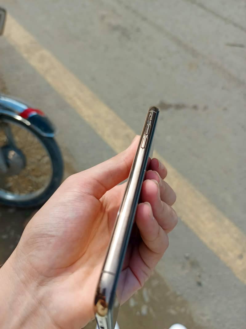 Apple iPhone XS 2