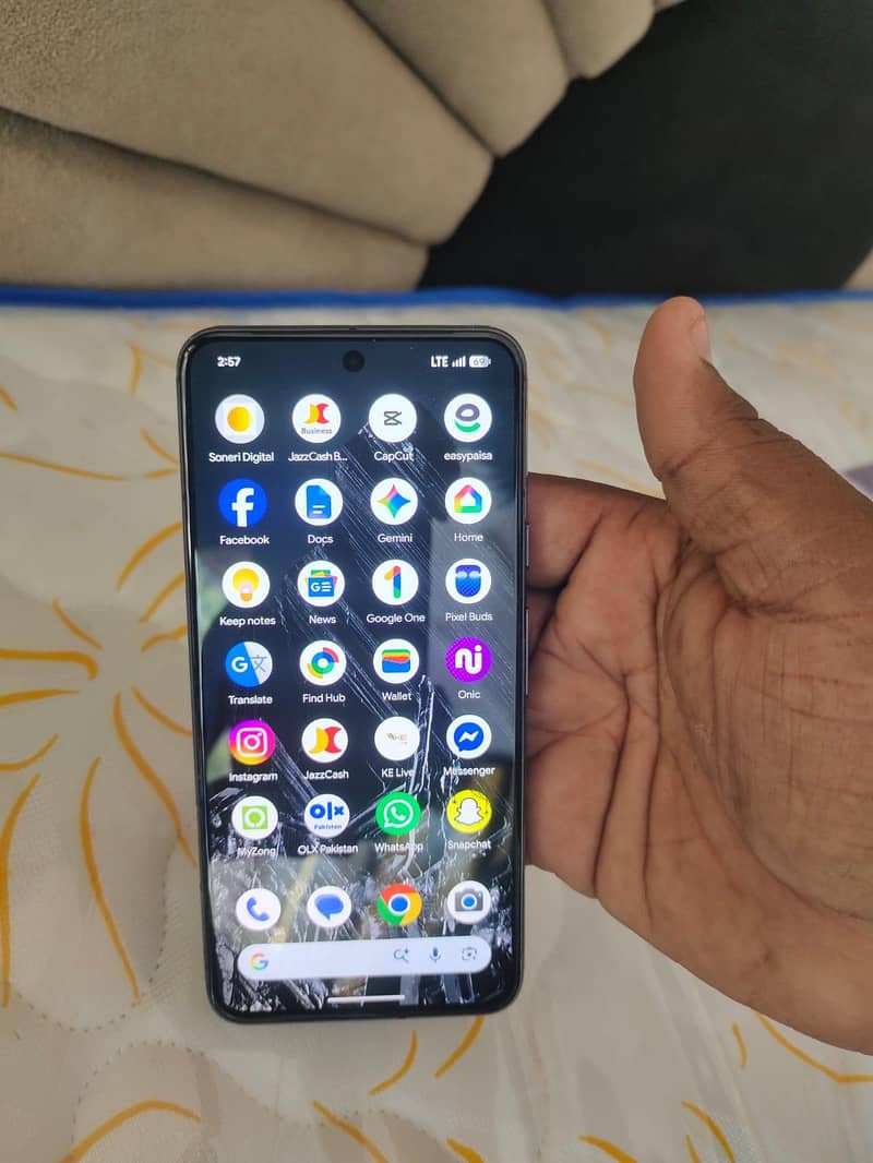 Google Pixel 8 1