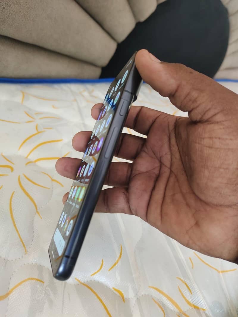 Google Pixel 8 2