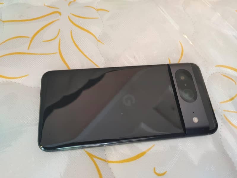 Google Pixel 8 4