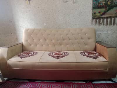 5 SEATER NEW DESIGN SOFA
