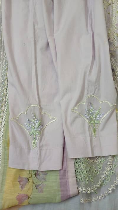 stitch lawn 3 PCs suit