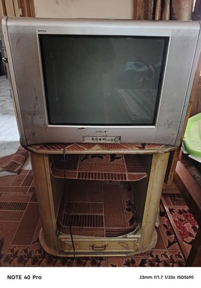 Sony WEGA CRT TV - 21 Inch - Working Condition - Multan