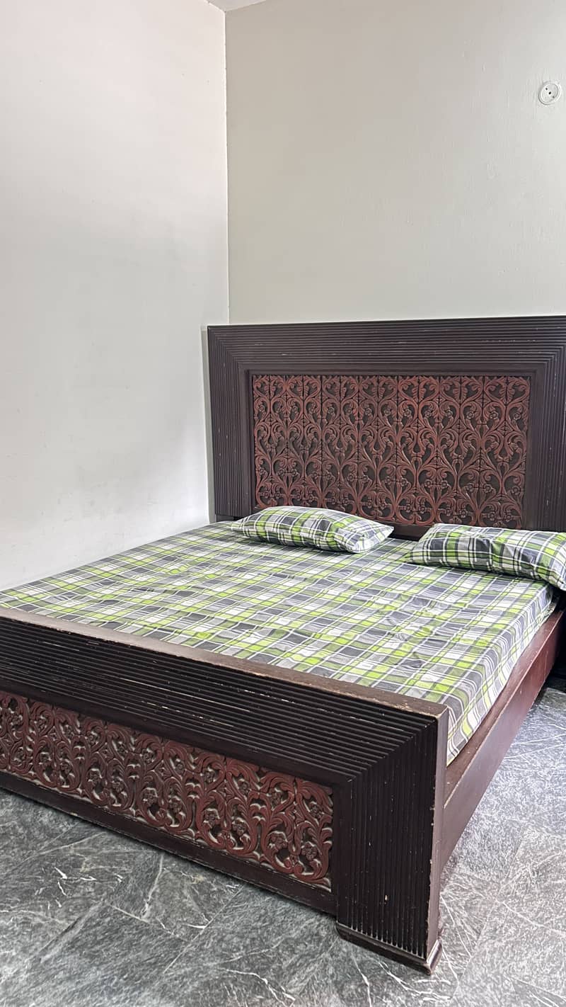 Bed with side tables and dressing table 0