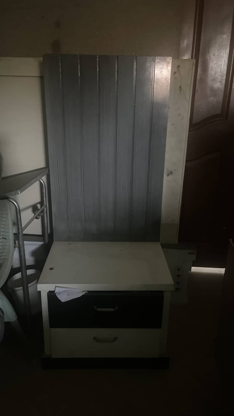 Bed with 2 side tables 1