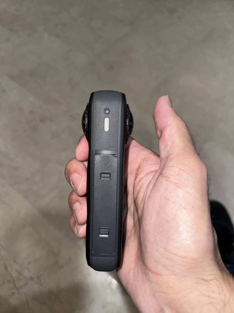 Insta360 X5 Camera Bundle | Extra Battery | Complete Accessories 3