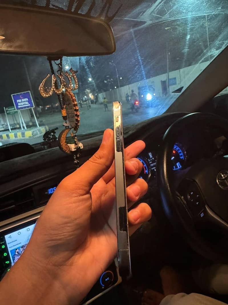 Apple iPhone 12 Pro 1