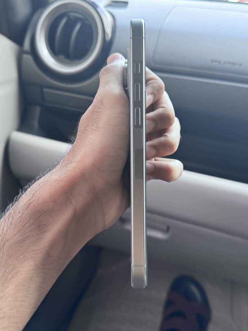 iPhone 16 Pro Max jv 2