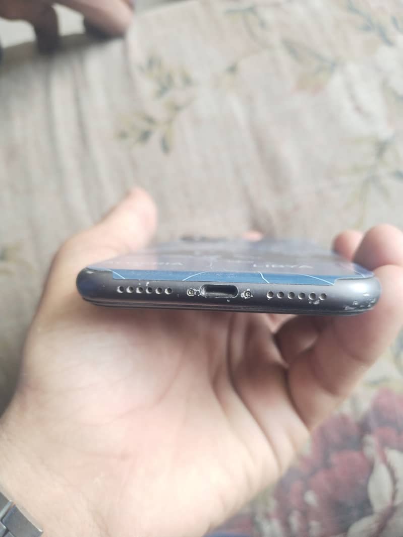 Apple iPhone 11 2