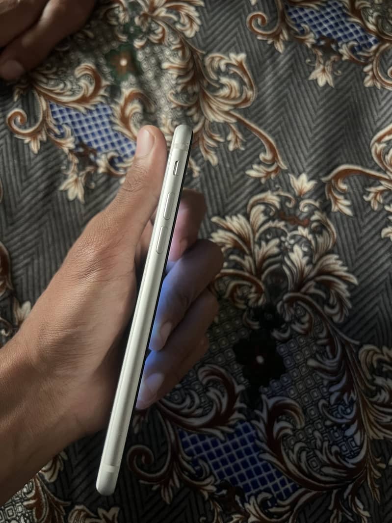 Apple iPhone SE 6