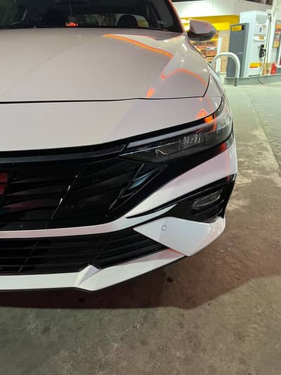 Hyundai Elantra 2025