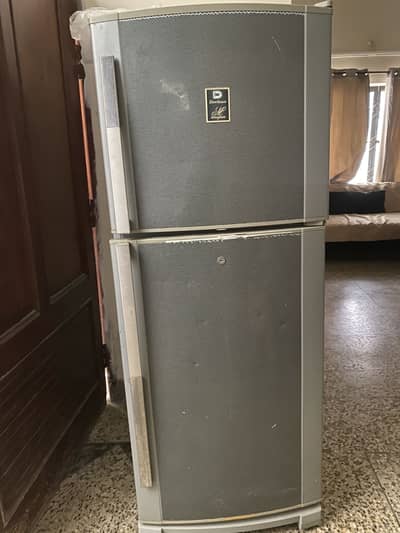 Dawlance manogram fizer all working only  door tuta hua