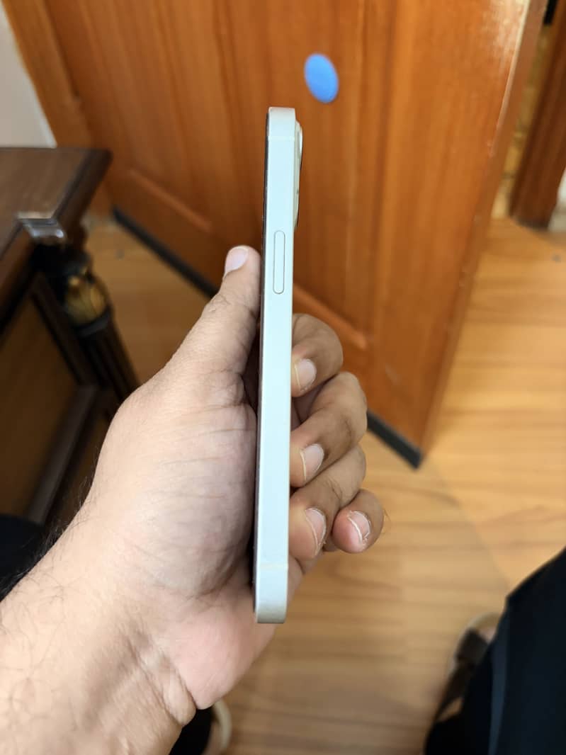 Apple iPhone 13 1