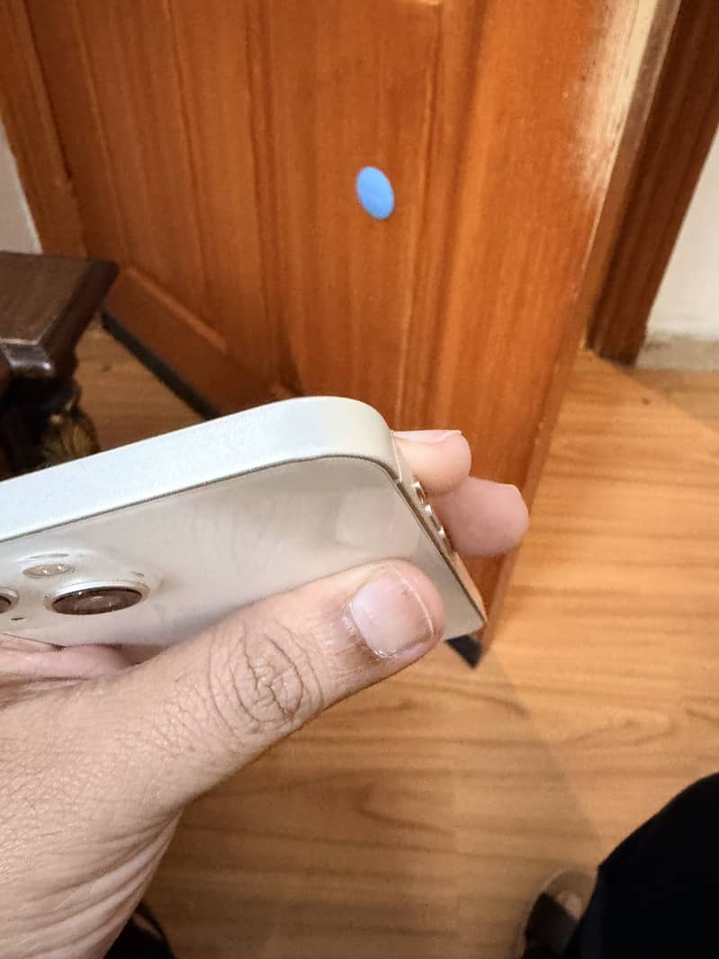 Apple iPhone 13 2