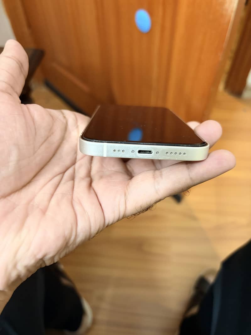 Apple iPhone 13 5