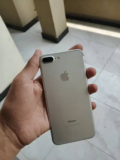 Apple iPhone 7 Plus 1