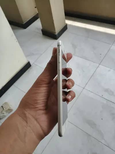 Apple iPhone 7 Plus 2