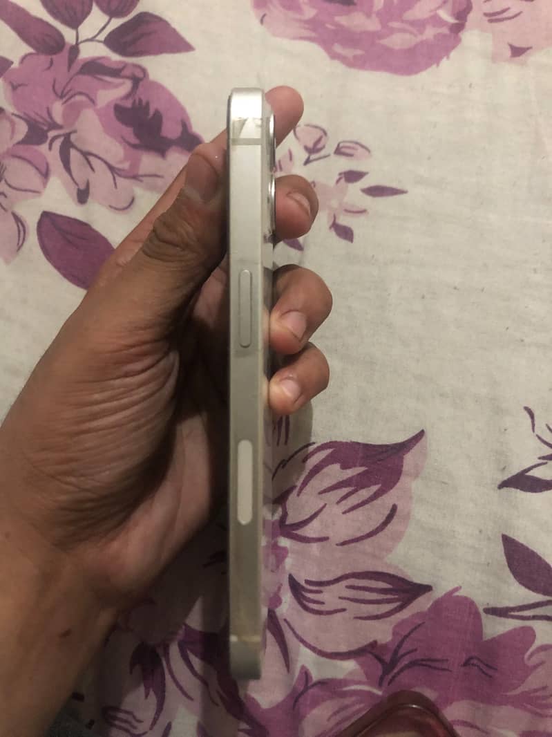 Apple iPhone 13 3