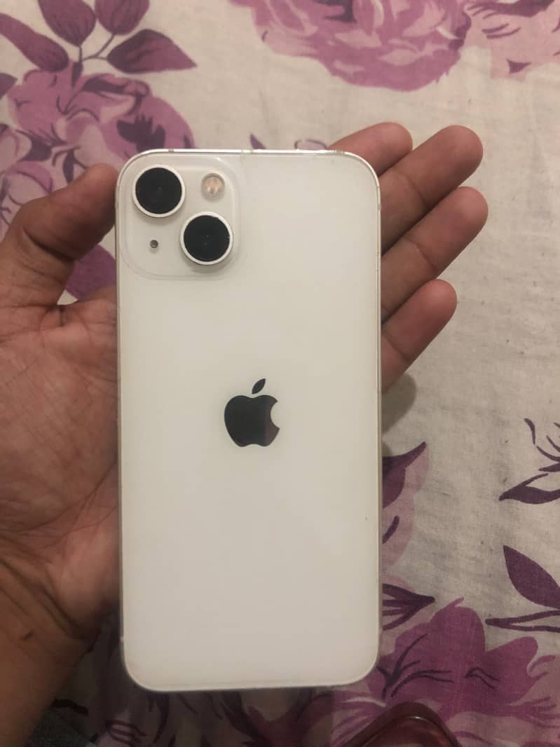 Apple iPhone 13 4