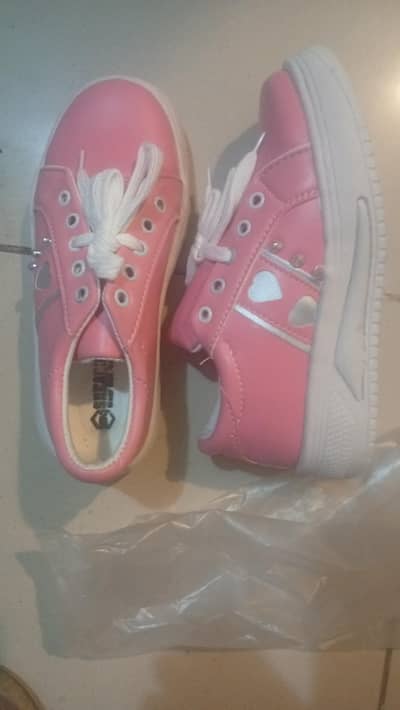 ladies sneakers