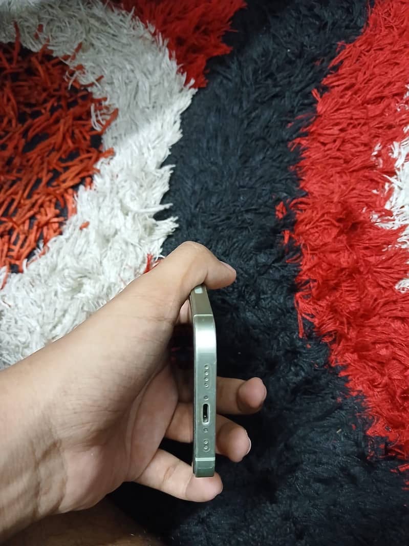 Apple iPhone 12 mini 4