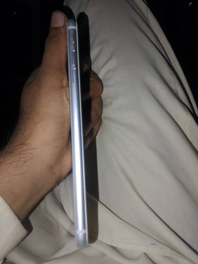 Apple iPhone 8 Plus 1