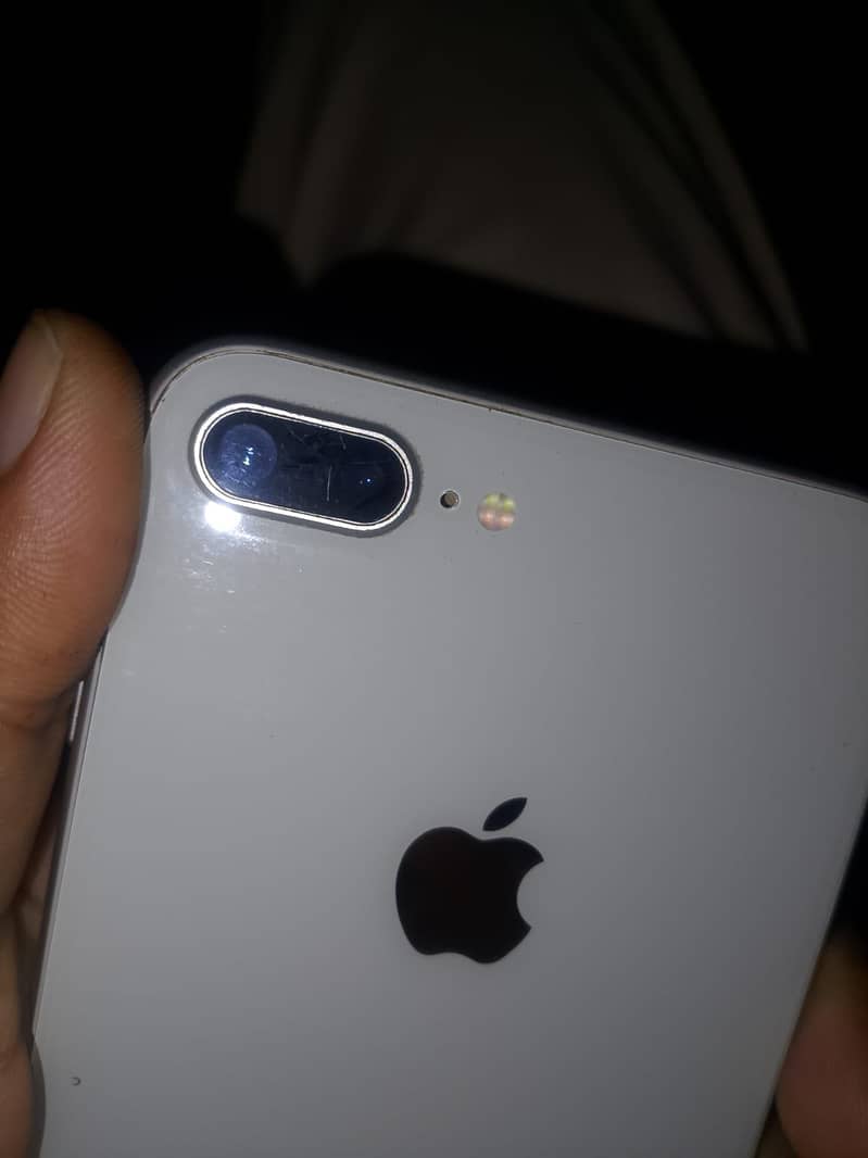 Apple iPhone 8 Plus 2