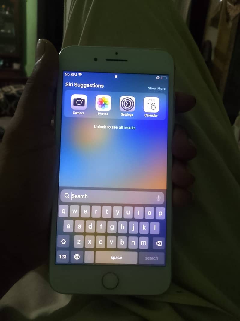 Apple iPhone 8 Plus 4
