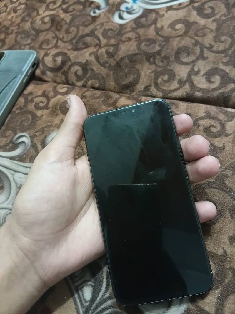 Apple iPhone X 4