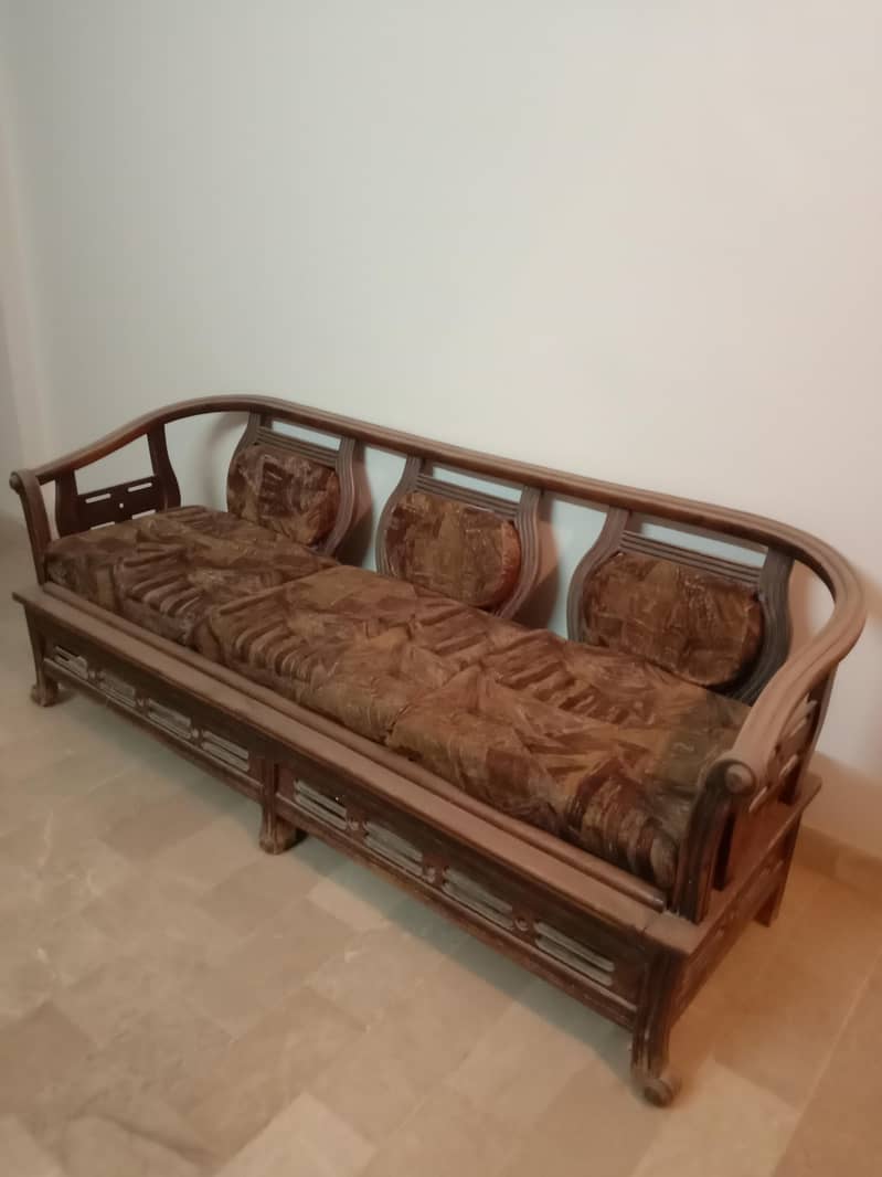 5 seater sofa set  solid wood 2