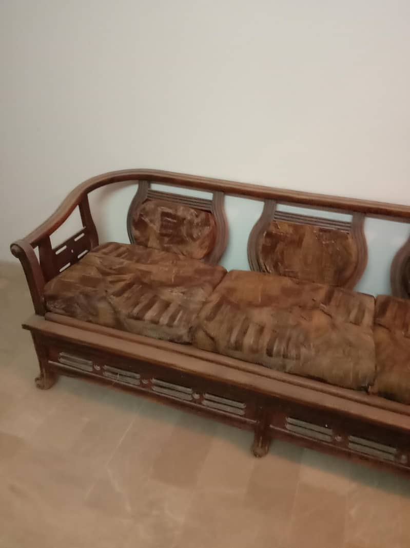 5 seater sofa set  solid wood 3
