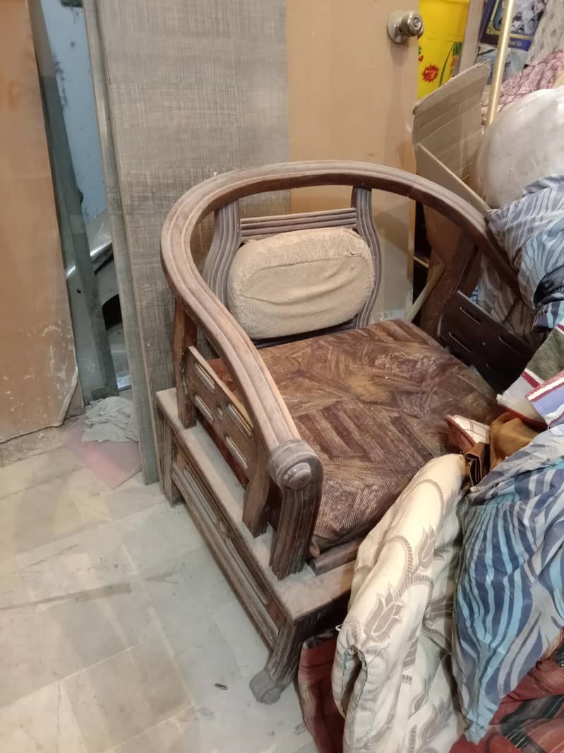 5 seater sofa set  solid wood 4