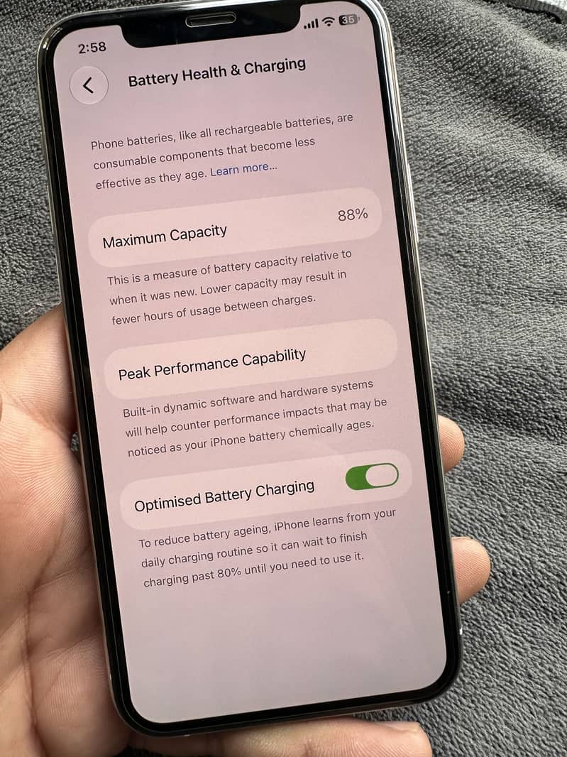 Apple iPhone 11 Pro 2