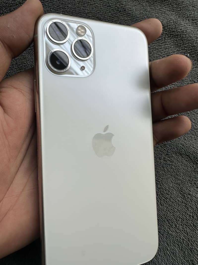 Apple iPhone 11 Pro 4