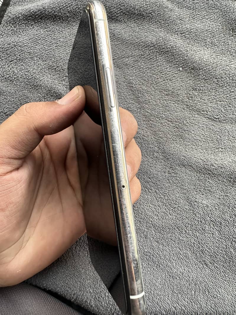 Apple iPhone 11 Pro 5