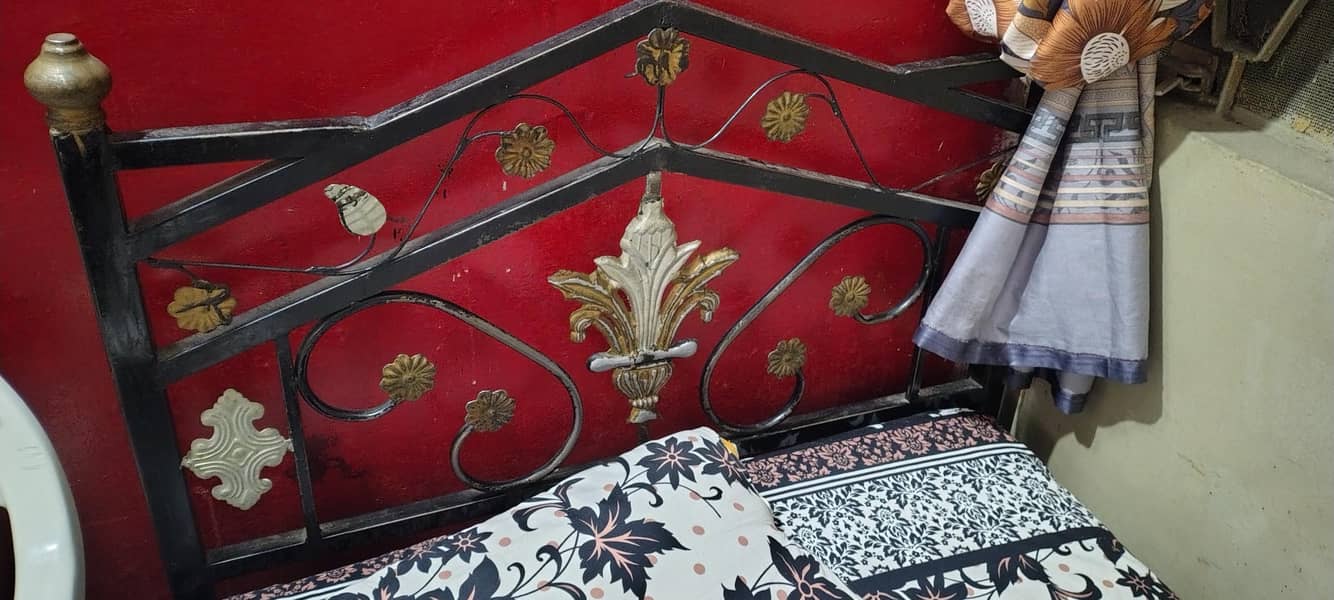 Two single iron bed 1